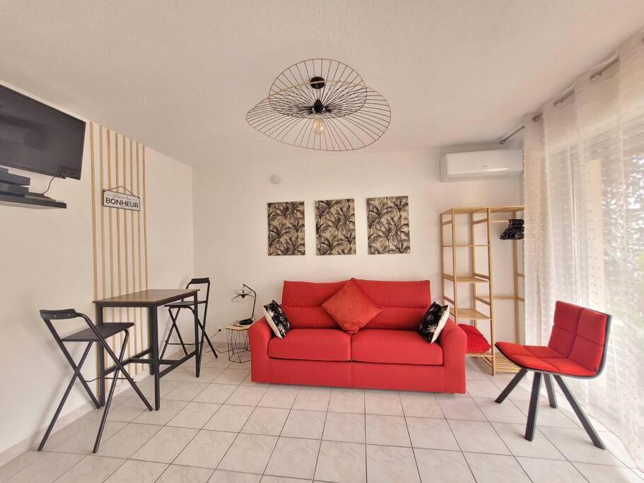 Studio Lucia - Vue Mer แซงเตกูลฟ์ ภายนอก รูปภาพ